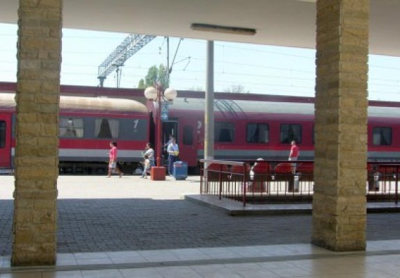 O pană de curent a întârziat trenurile spre mare